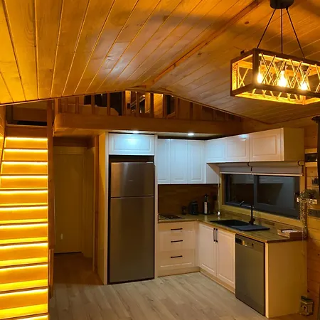 Cebel Tiny House&bungalovs Holiday home *